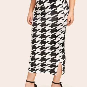 1XL Houndstooth Bodycon Skirt